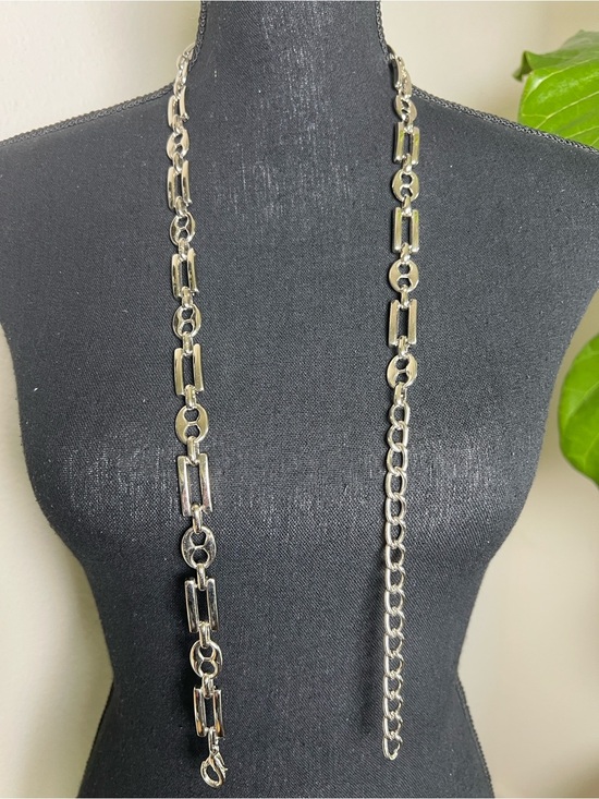 ESCADA Women’s Silver Tone Adjustable Chain Link Vintage Designer Belt main image 9